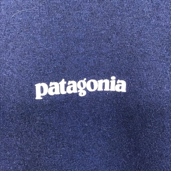 Patagonia Responsibili-Tee Long Sleeve Logo Shirt in Navy Size Medium. - Picture 3 of 7